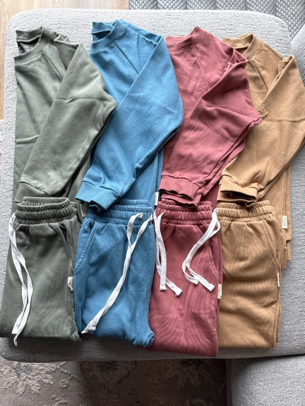 Surfside co 4 light weight matching sets
